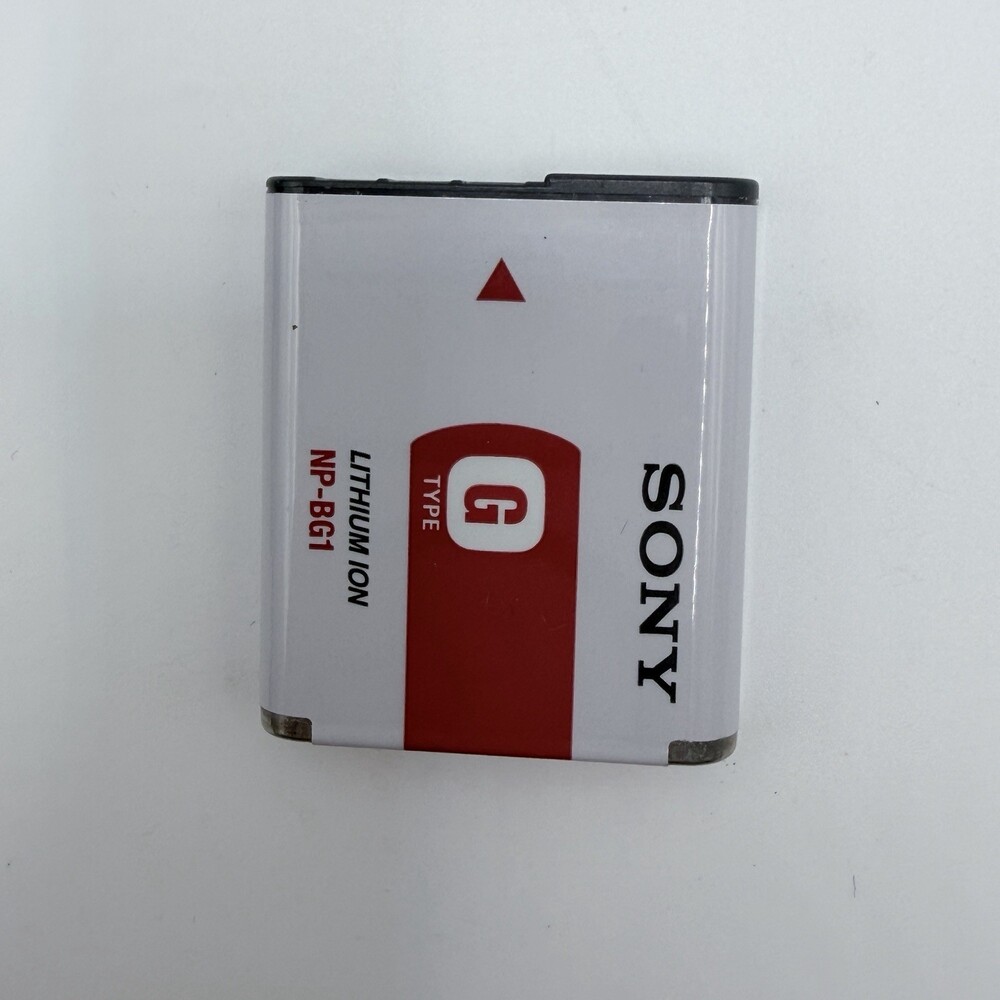 Sony Cyber-shot DSC-W90 8.1MP Digital Camera - Picture 10 of 16